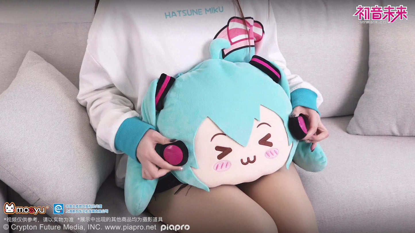 Moeyu: Hatsune Miku: Squinting Eyes Pillow & Blanket (2-in-1)-Moeyu-Makochan.store